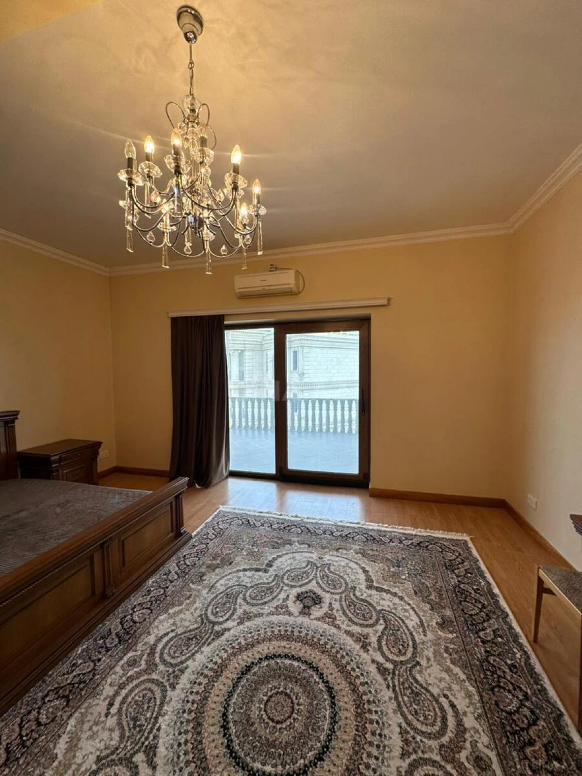 Kirayə verilir 8 otaqlı həyət evi 500 m²
