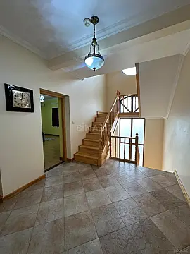 Kirayə verilir 8 otaqlı həyət evi 500 m²
