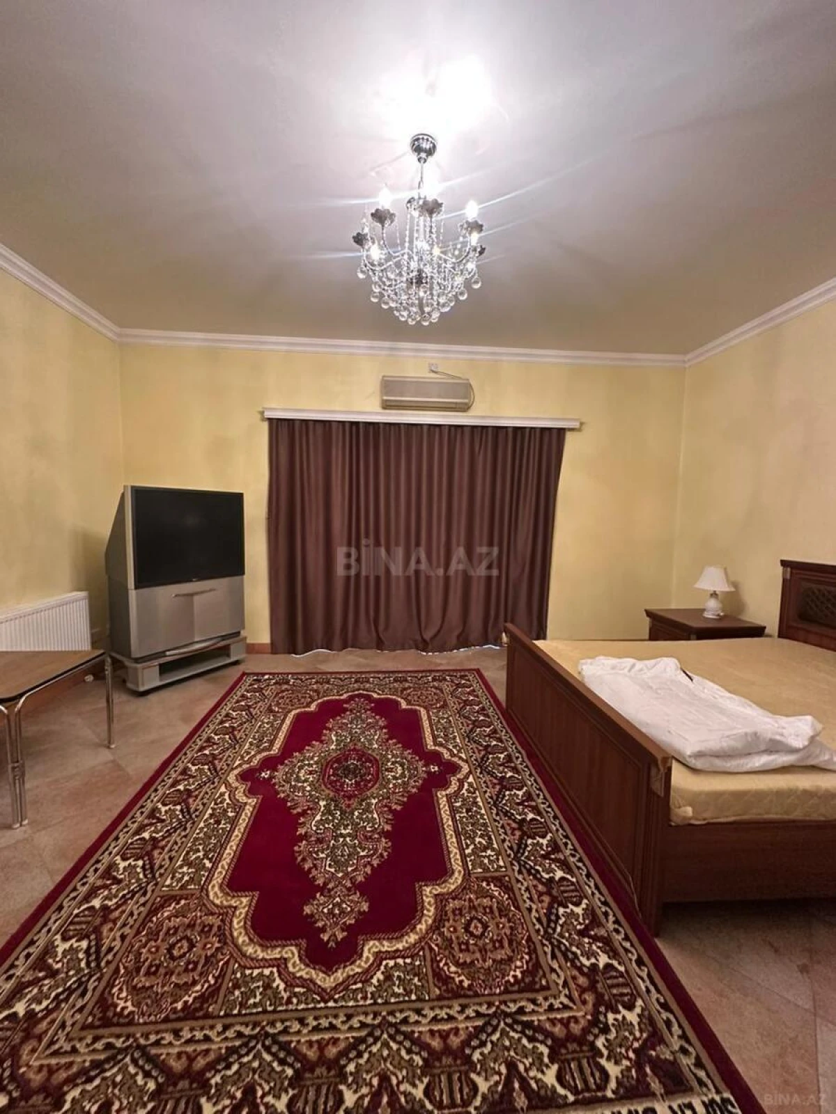 Kirayə verilir 8 otaqlı həyət evi 500 m²