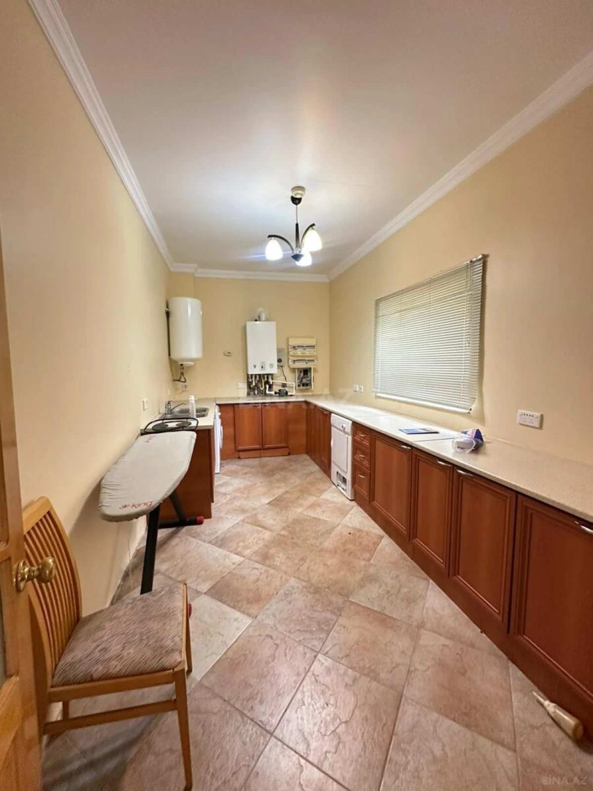 Kirayə verilir 8 otaqlı həyət evi 500 m²