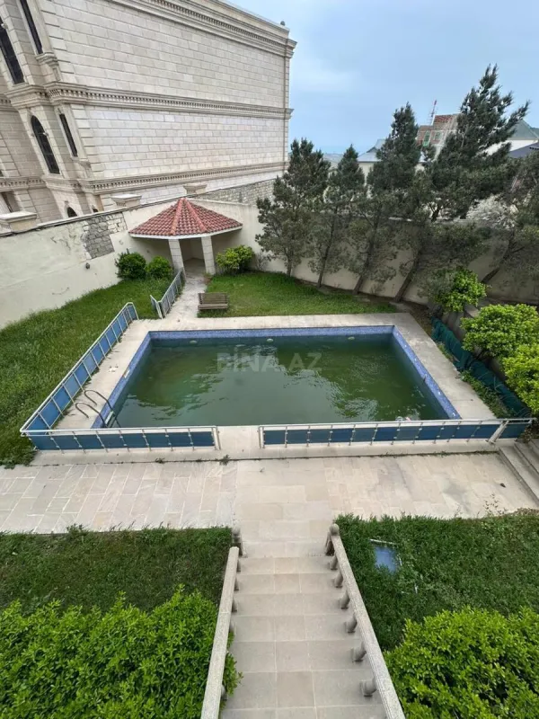 Kirayə verilir 8 otaqlı həyət evi 500 m²