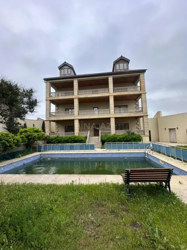 Kirayə verilir 8 otaqlı həyət evi 500 m²