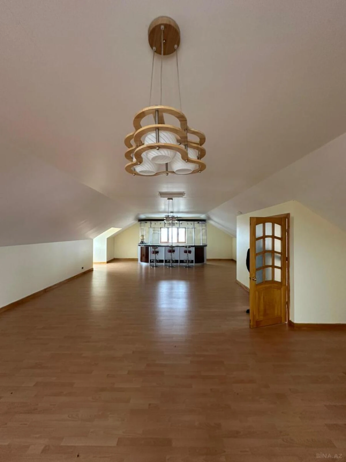 Kirayə verilir 8 otaqlı həyət evi 500 m²