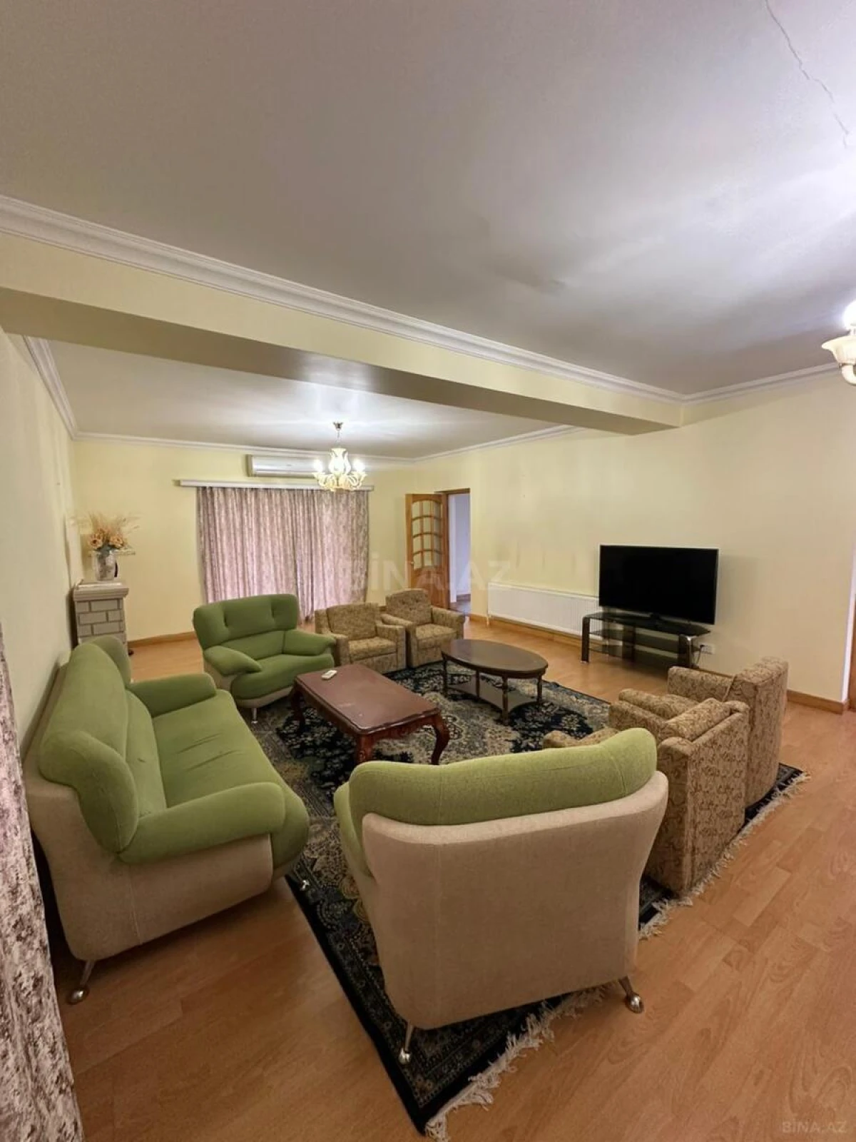 Kirayə verilir 8 otaqlı həyət evi 500 m²