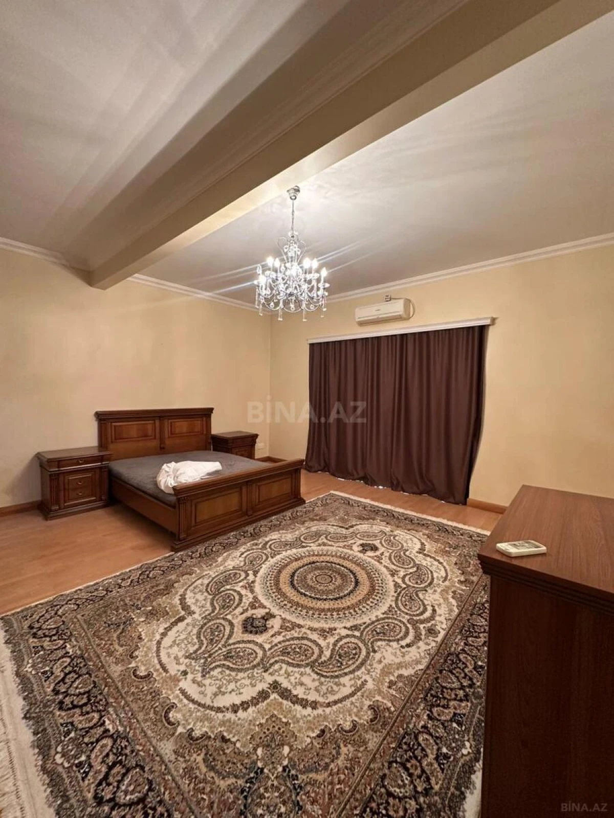 Kirayə verilir 8 otaqlı həyət evi 500 m²