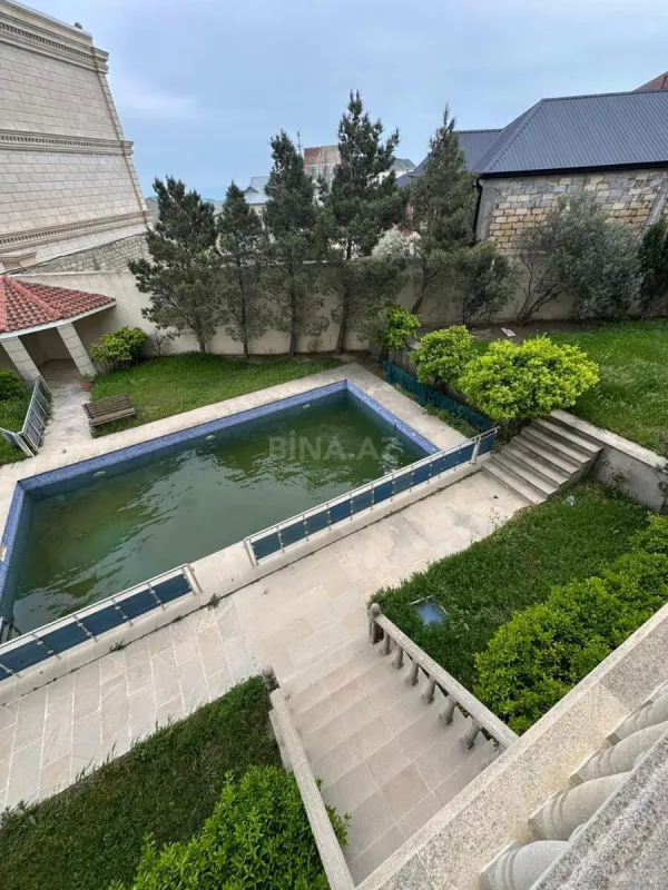 Kirayə verilir 8 otaqlı həyət evi 500 m²