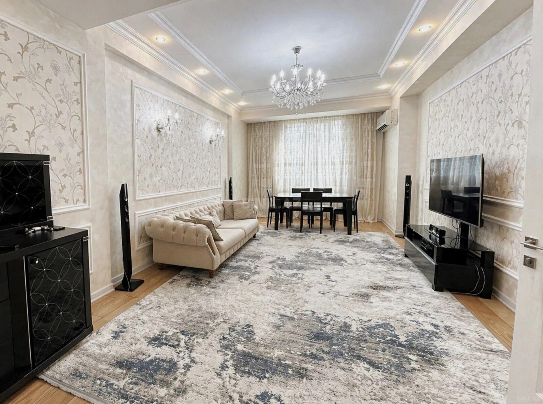 Satılır 3 otaqlı mənzil 130 m²