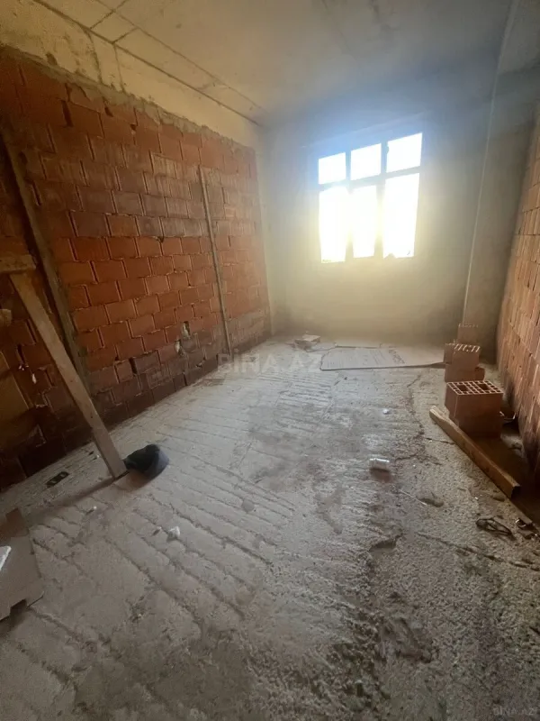 Satılır 2 otaqlı mənzil 101 m²