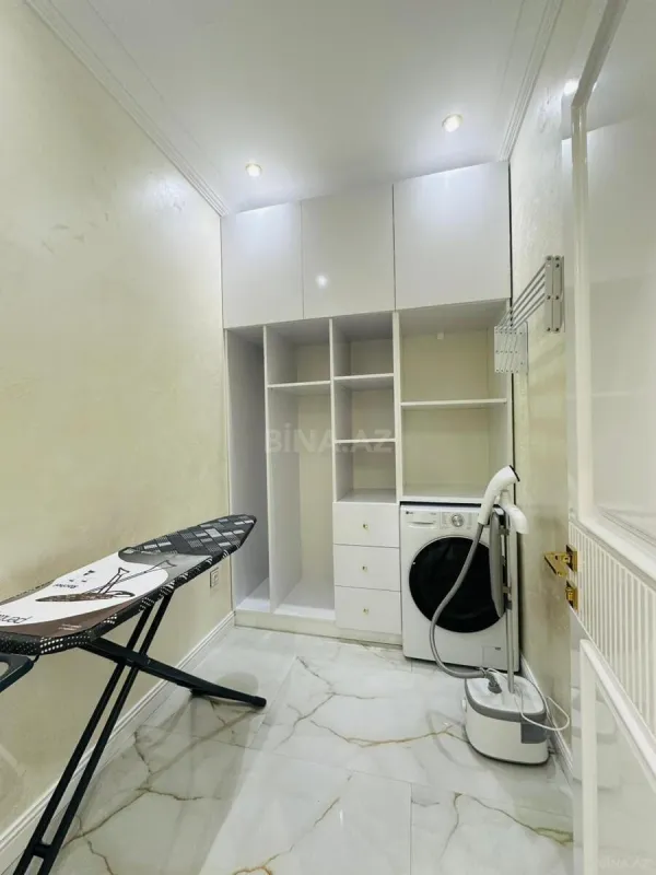 Satılır 4 otaqlı mənzil 207 m²