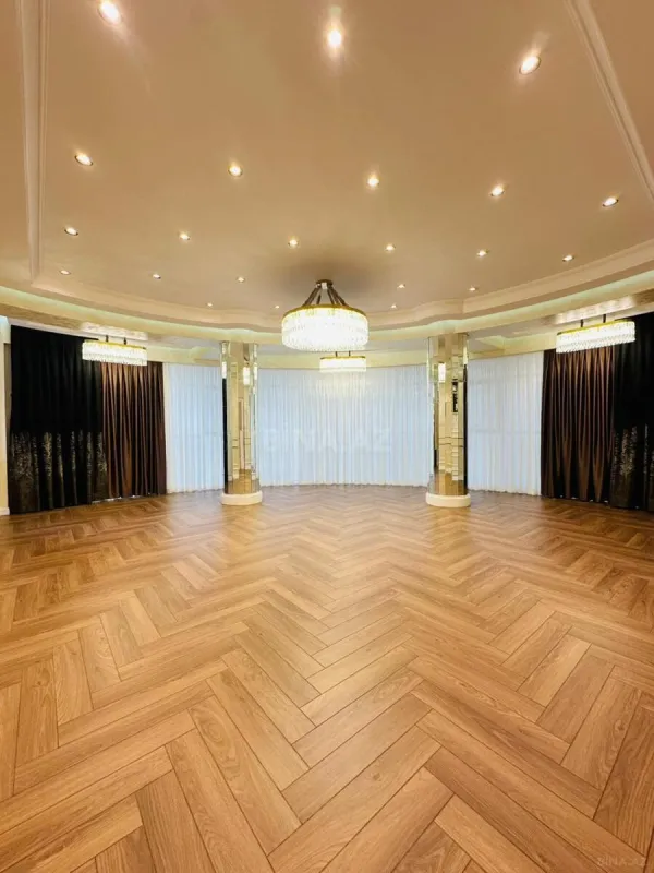 Satılır 4 otaqlı mənzil 207 m²