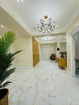 Satılır 4 otaqlı mənzil 207 m²