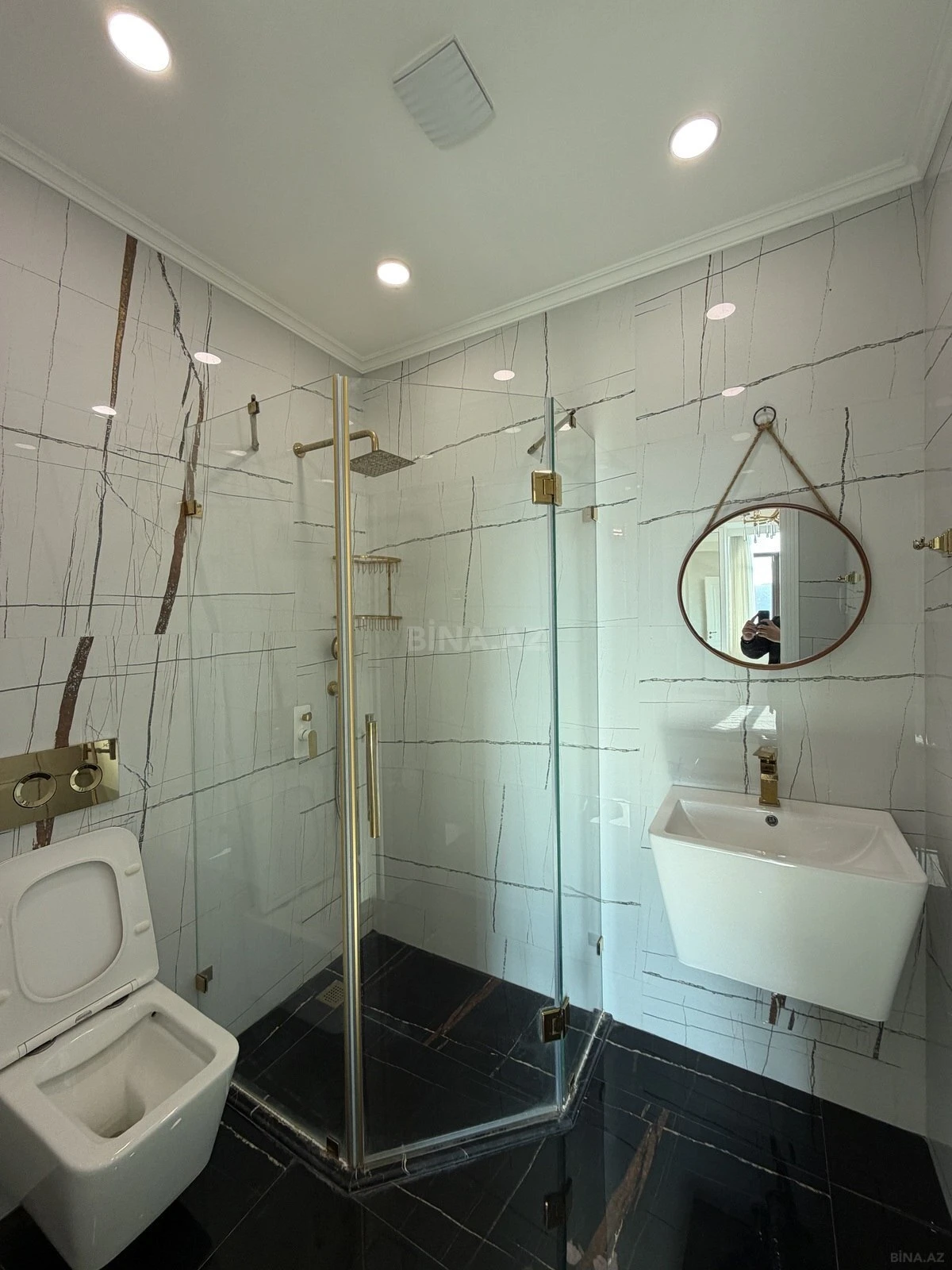Satılır 3 otaqlı mənzil 116 m²