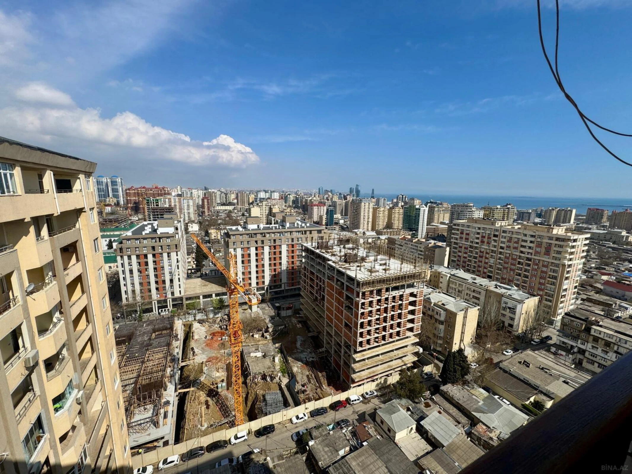 Kirayə verilir 4 otaqlı mənzil 200 m²