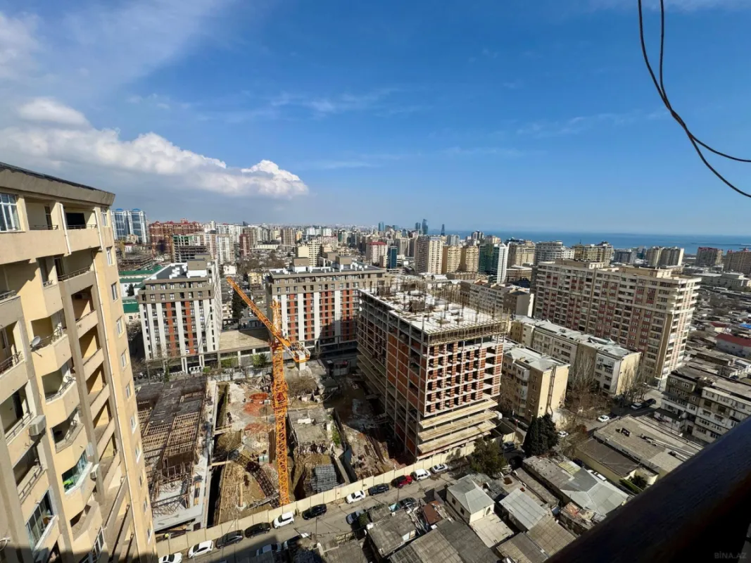Kirayə verilir 4 otaqlı mənzil 200 m²