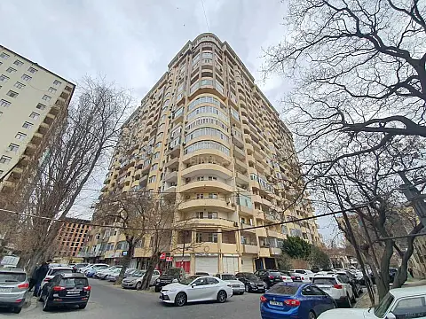 Kirayə verilir 4 otaqlı mənzil 200 m² — Bakı, Nizami 4 otaq 200.00 m²