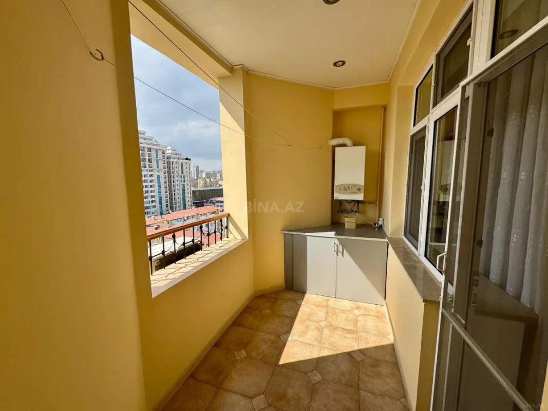 Kirayə verilir 4 otaqlı mənzil 200 m²