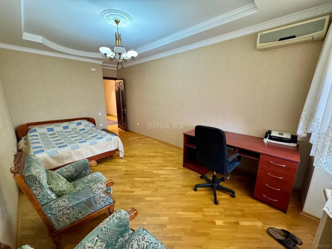 Kirayə verilir 4 otaqlı mənzil 200 m²