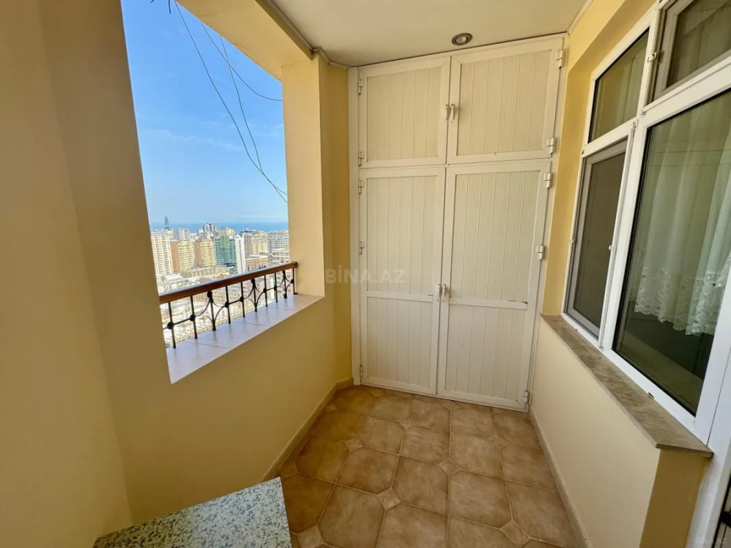 Kirayə verilir 4 otaqlı mənzil 200 m²