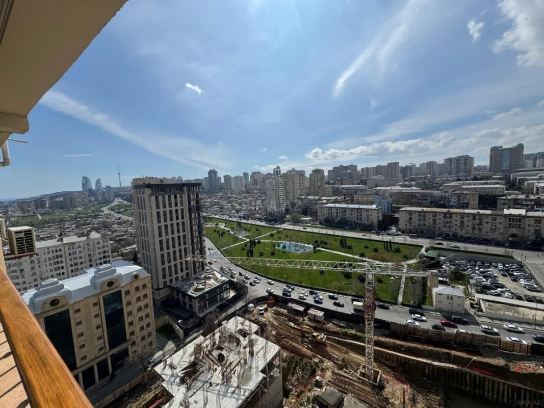 Kirayə verilir 4 otaqlı mənzil 200 m²