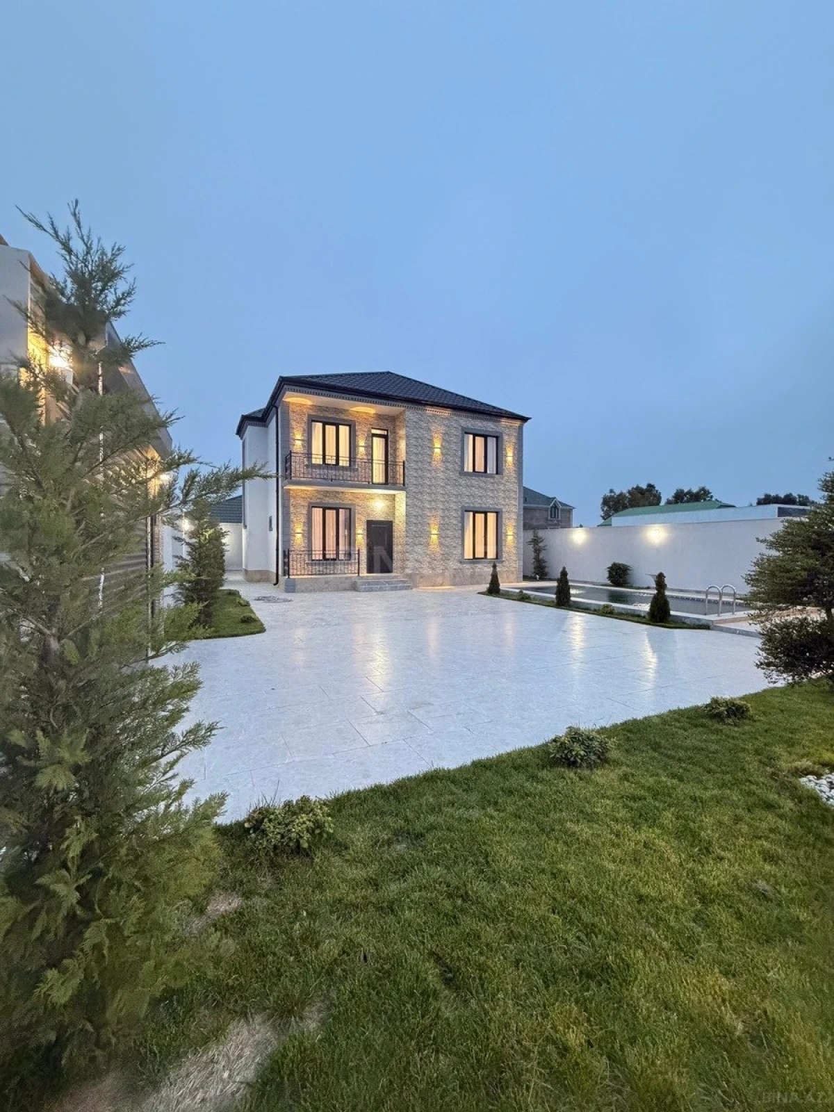 Satılır 6 otaqlı həyət evi 290 m²