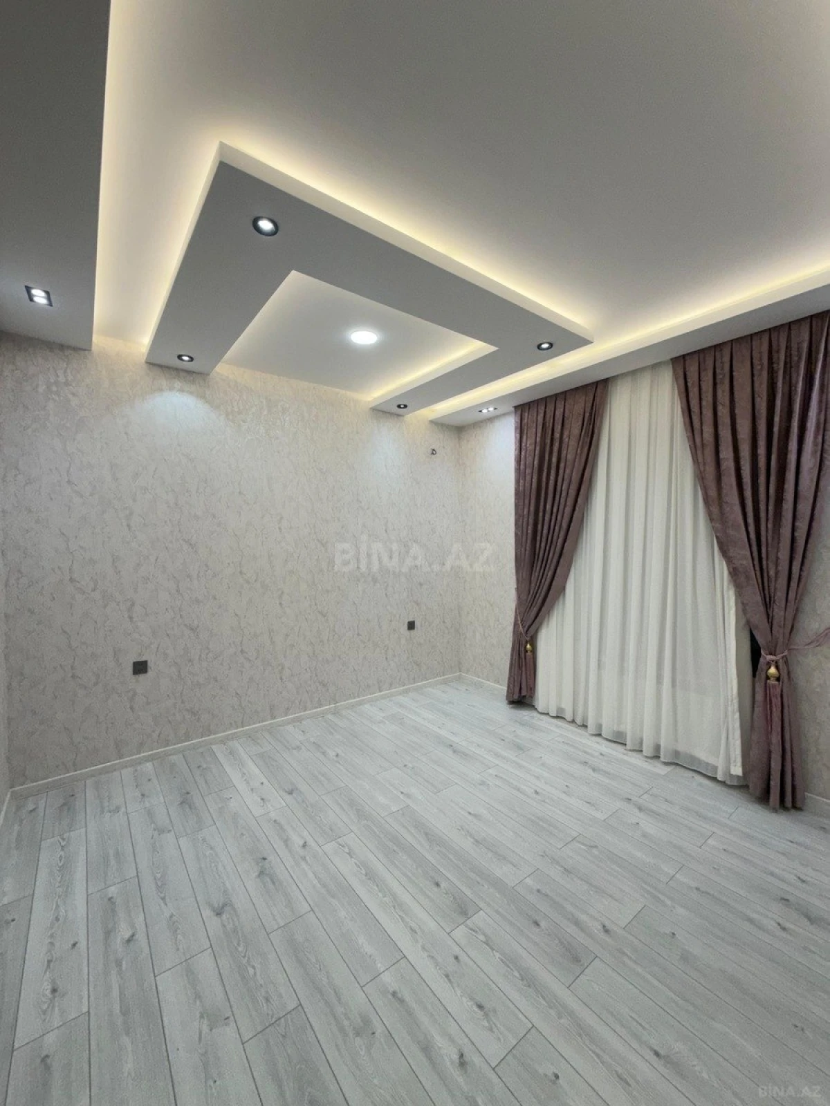 Satılır 6 otaqlı həyət evi 290 m²