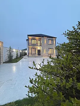 Satılır 6 otaqlı həyət evi 290 m²