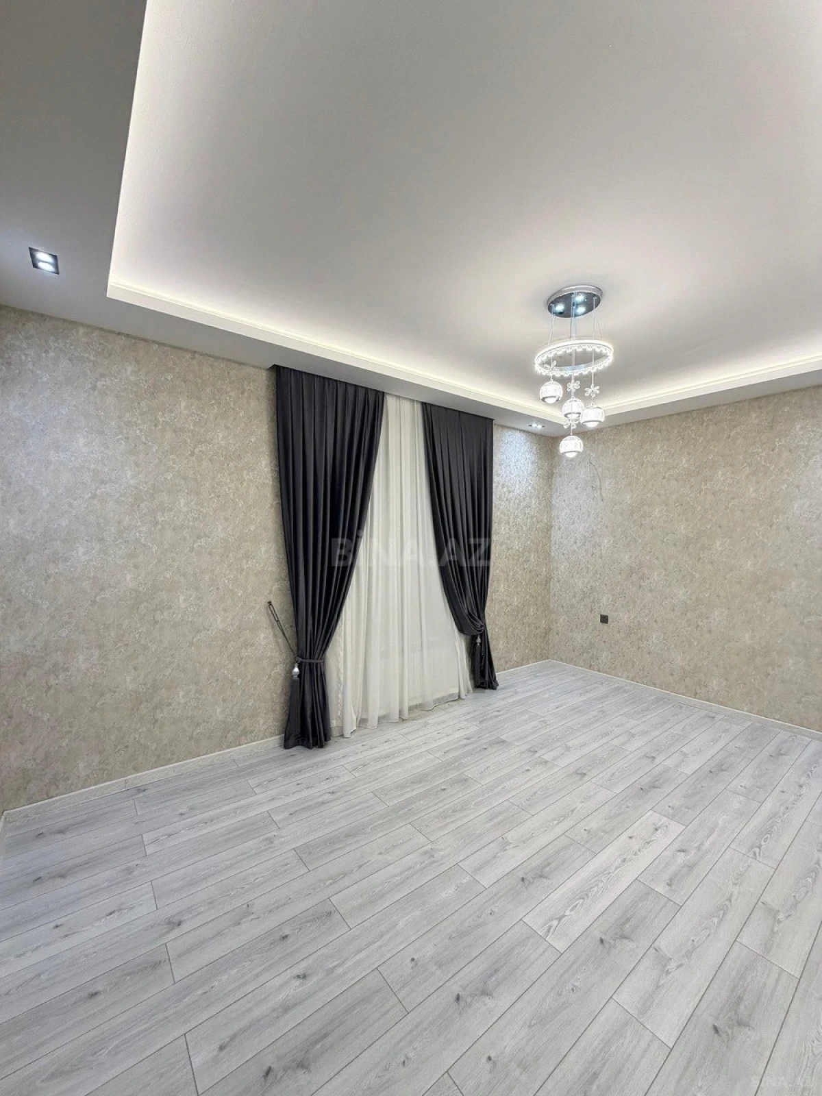 Satılır 6 otaqlı həyət evi 290 m²