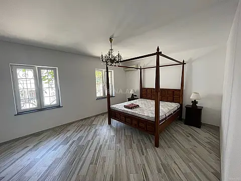 Kirayə verilir 5 otaqlı həyət evi 220 m²
