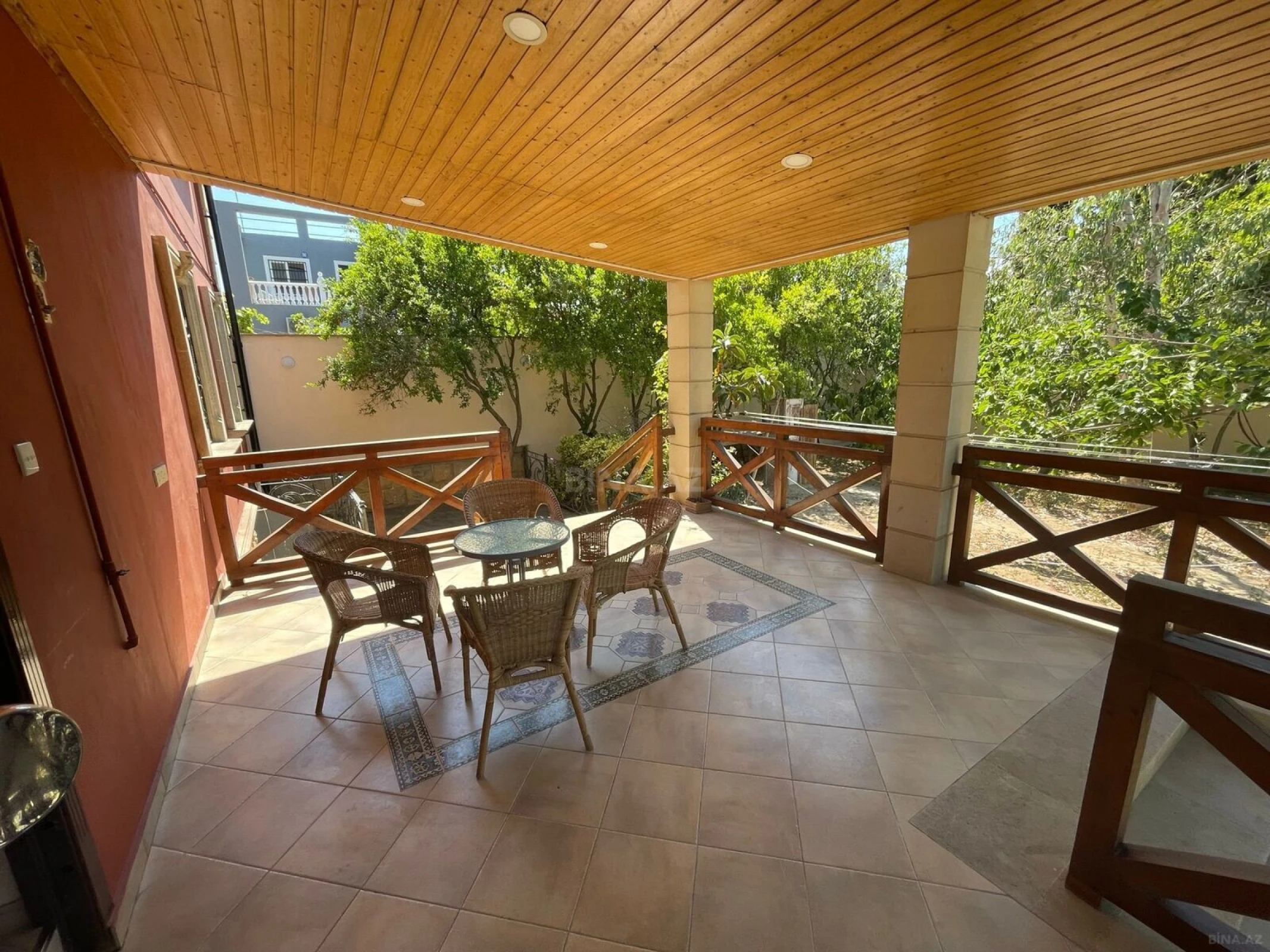 Kirayə verilir 5 otaqlı həyət evi 220 m²