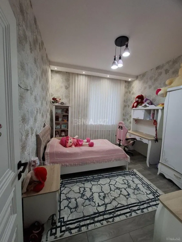 Satılır 5 otaqlı həyət evi 220 m²