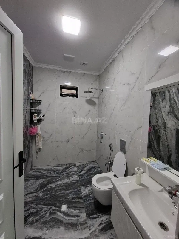 Satılır 5 otaqlı həyət evi 220 m²