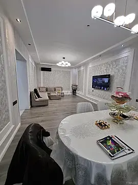 Satılır 5 otaqlı həyət evi 220 m²