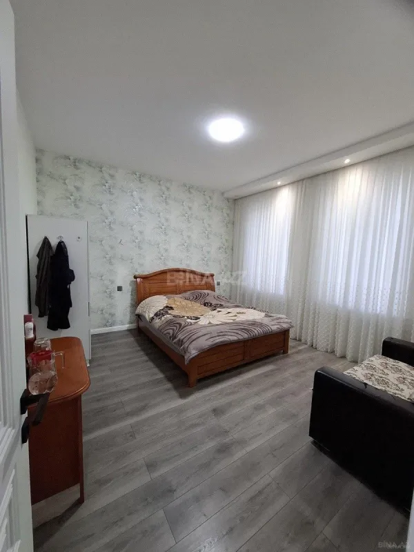 Satılır 5 otaqlı həyət evi 220 m²
