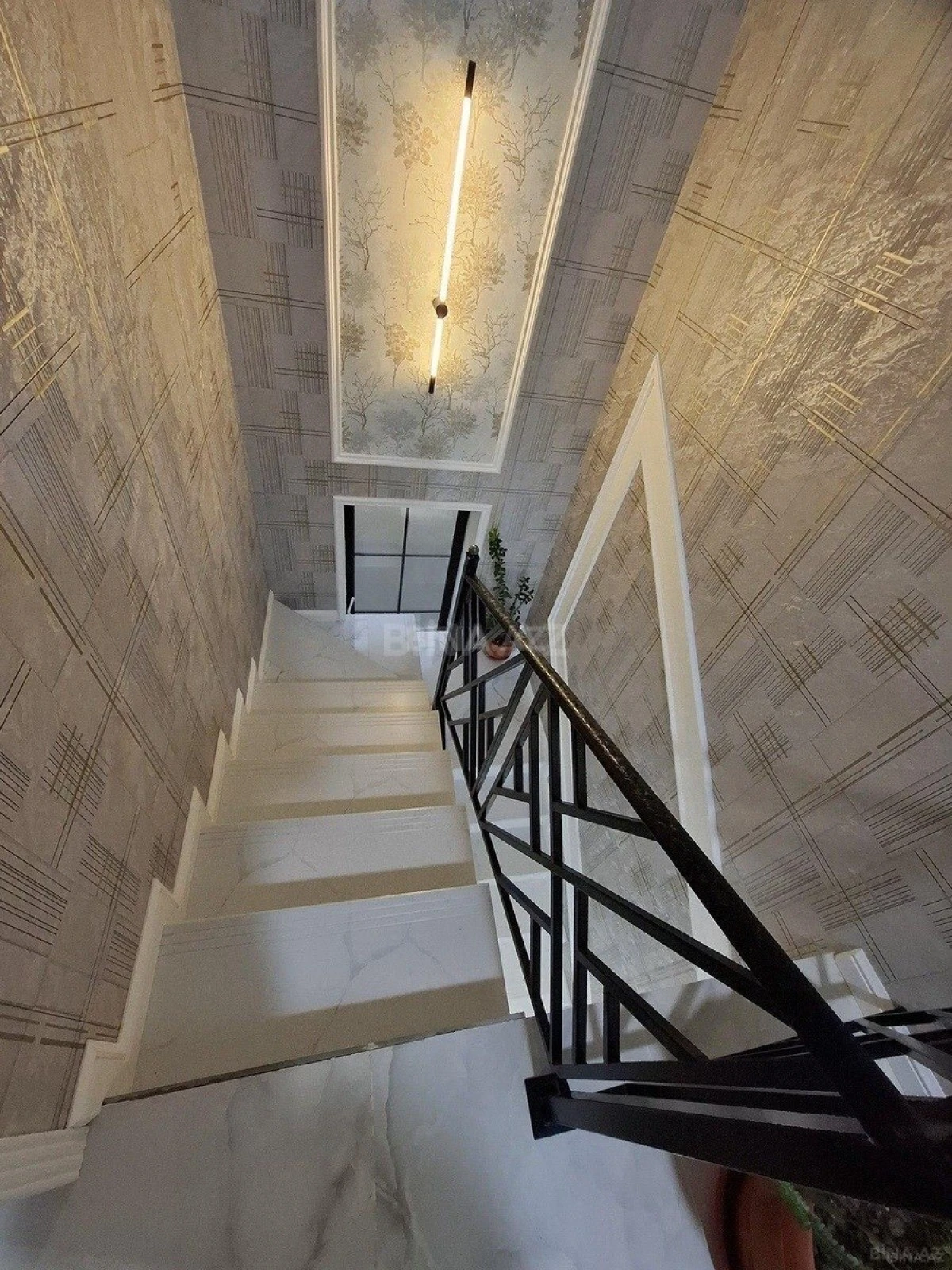 Satılır 5 otaqlı həyət evi 220 m²