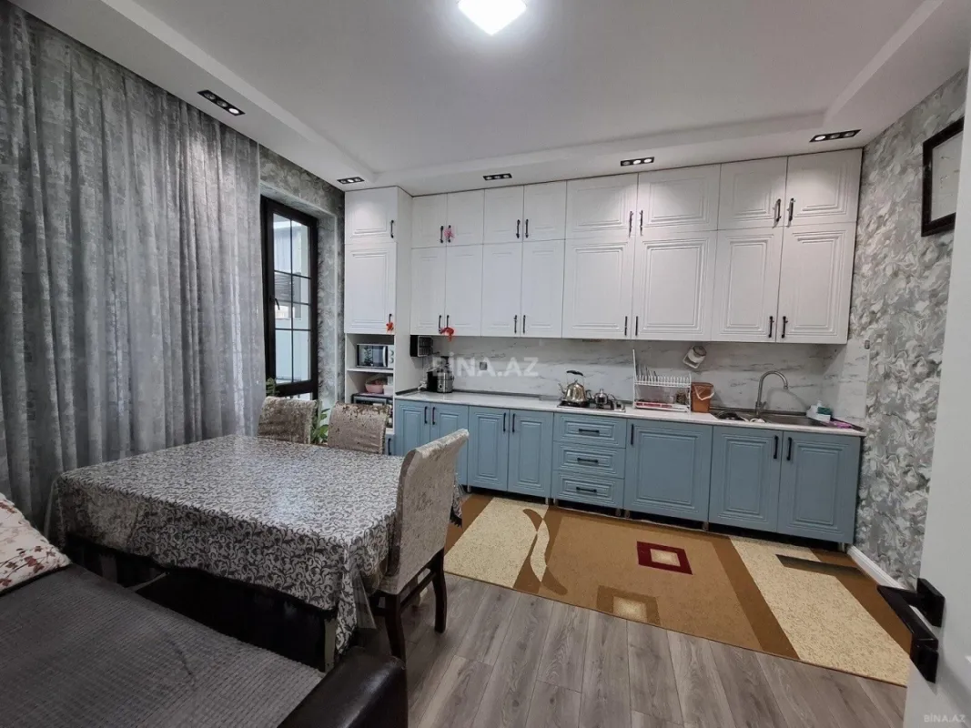 Satılır 5 otaqlı həyət evi 220 m²