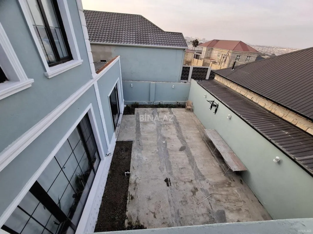Satılır 5 otaqlı həyət evi 220 m²