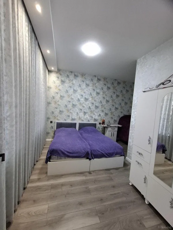 Satılır 5 otaqlı həyət evi 220 m²
