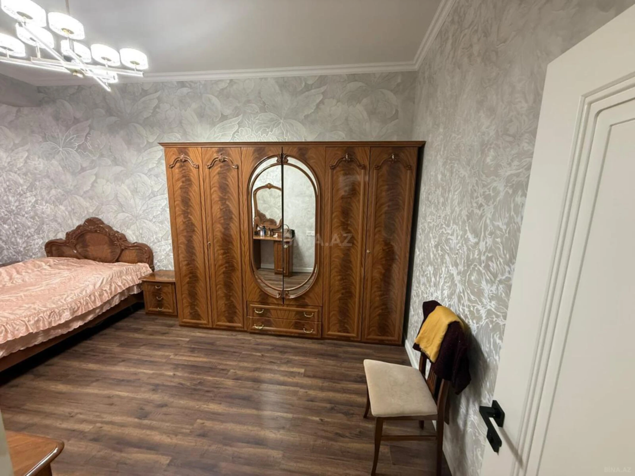 Kirayə verilir 2 otaqlı mənzil 100 m²