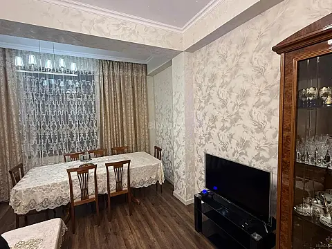 Kirayə verilir 2 otaqlı mənzil 100 m²