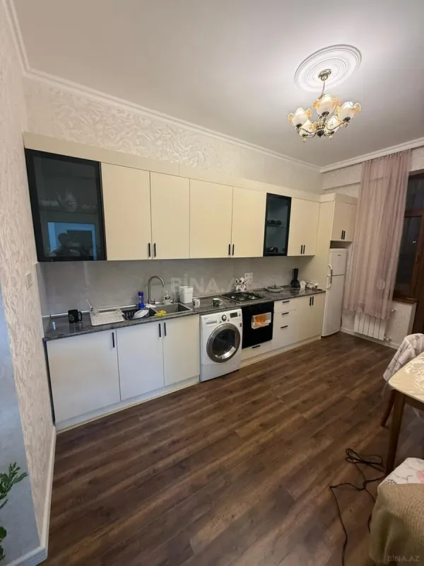 Kirayə verilir 2 otaqlı mənzil 100 m²