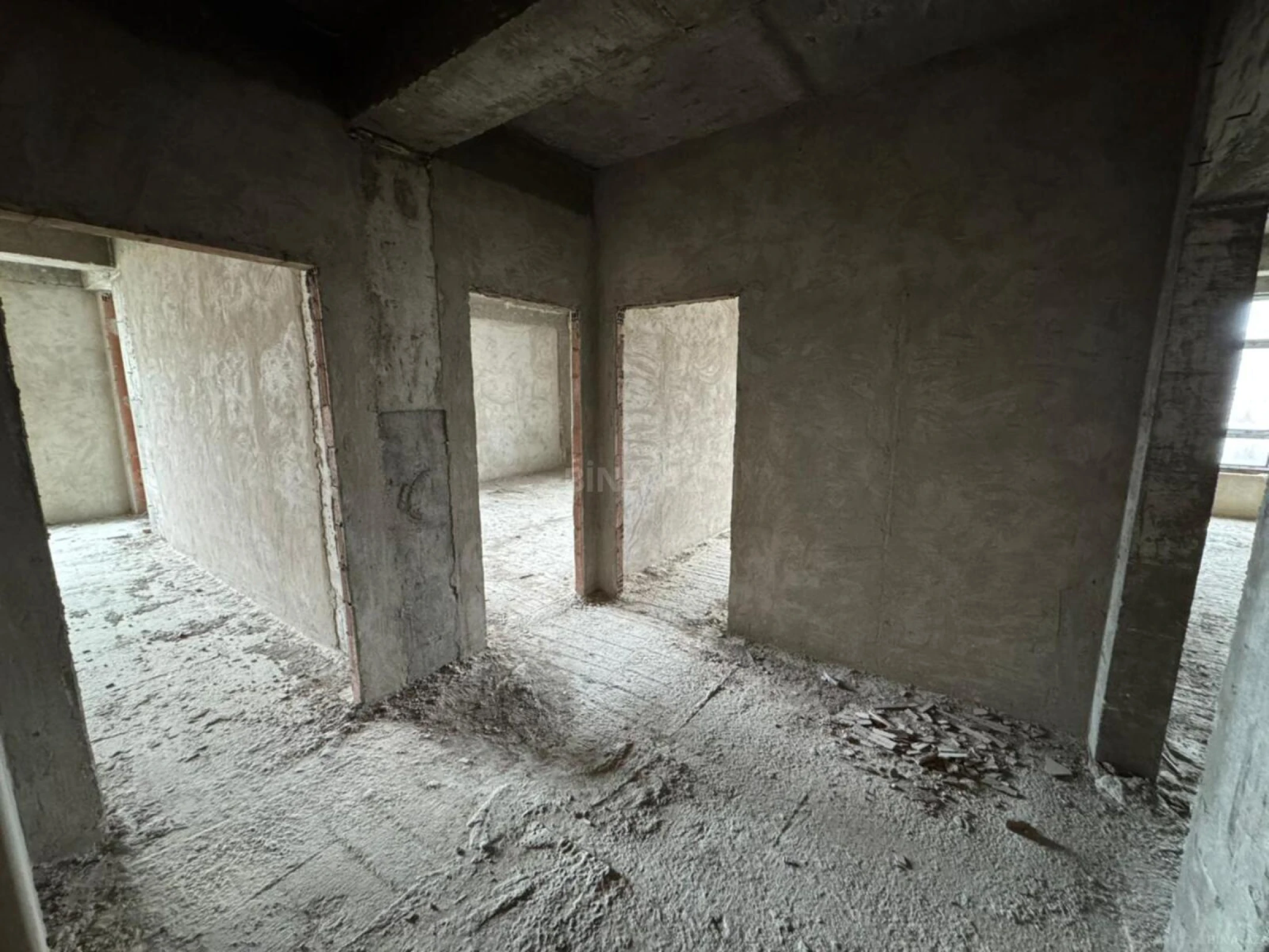 Satılır 3 otaqlı mənzil 150 m²