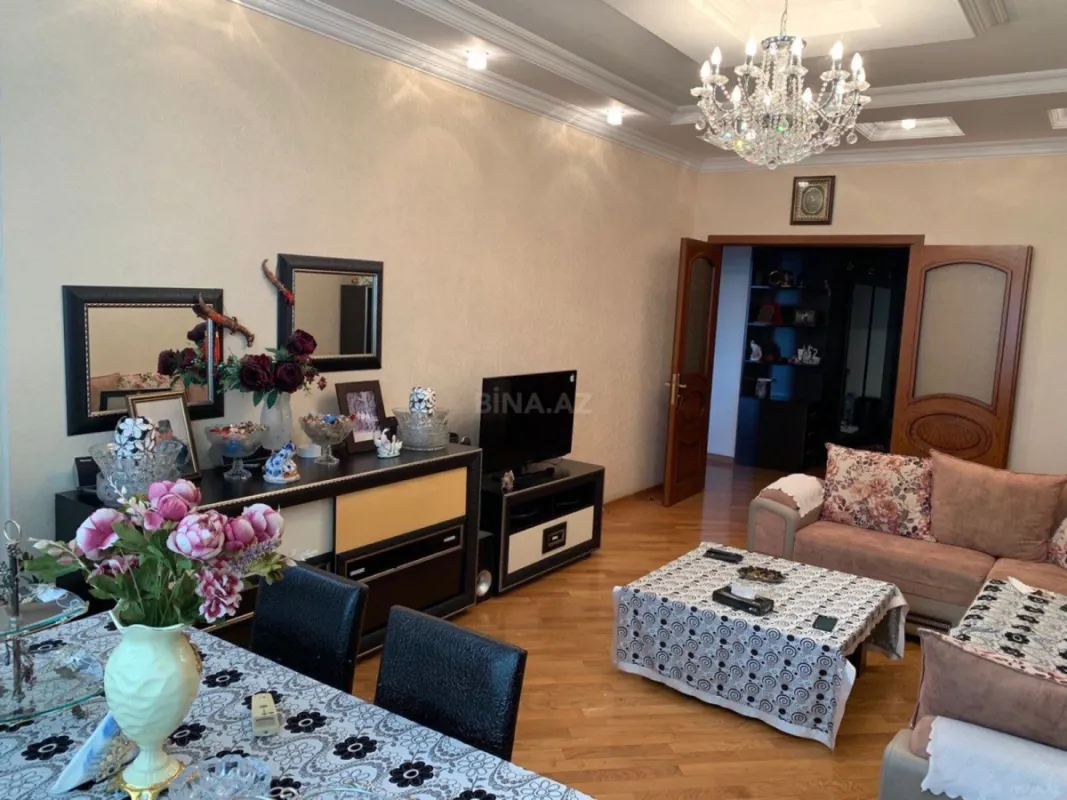 Satılır 3 otaqlı mənzil 120 m²