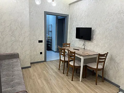 Kirayə verilir 2 otaqlı mənzil 50 m²