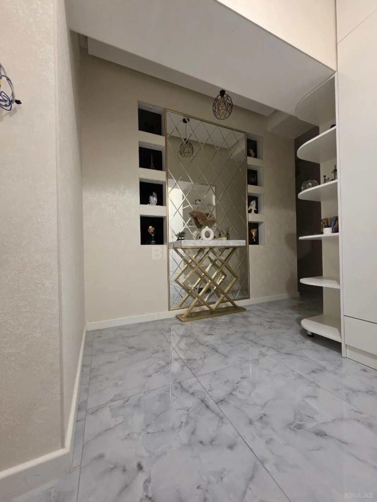 Satılır 2 otaqlı mənzil 60 m²