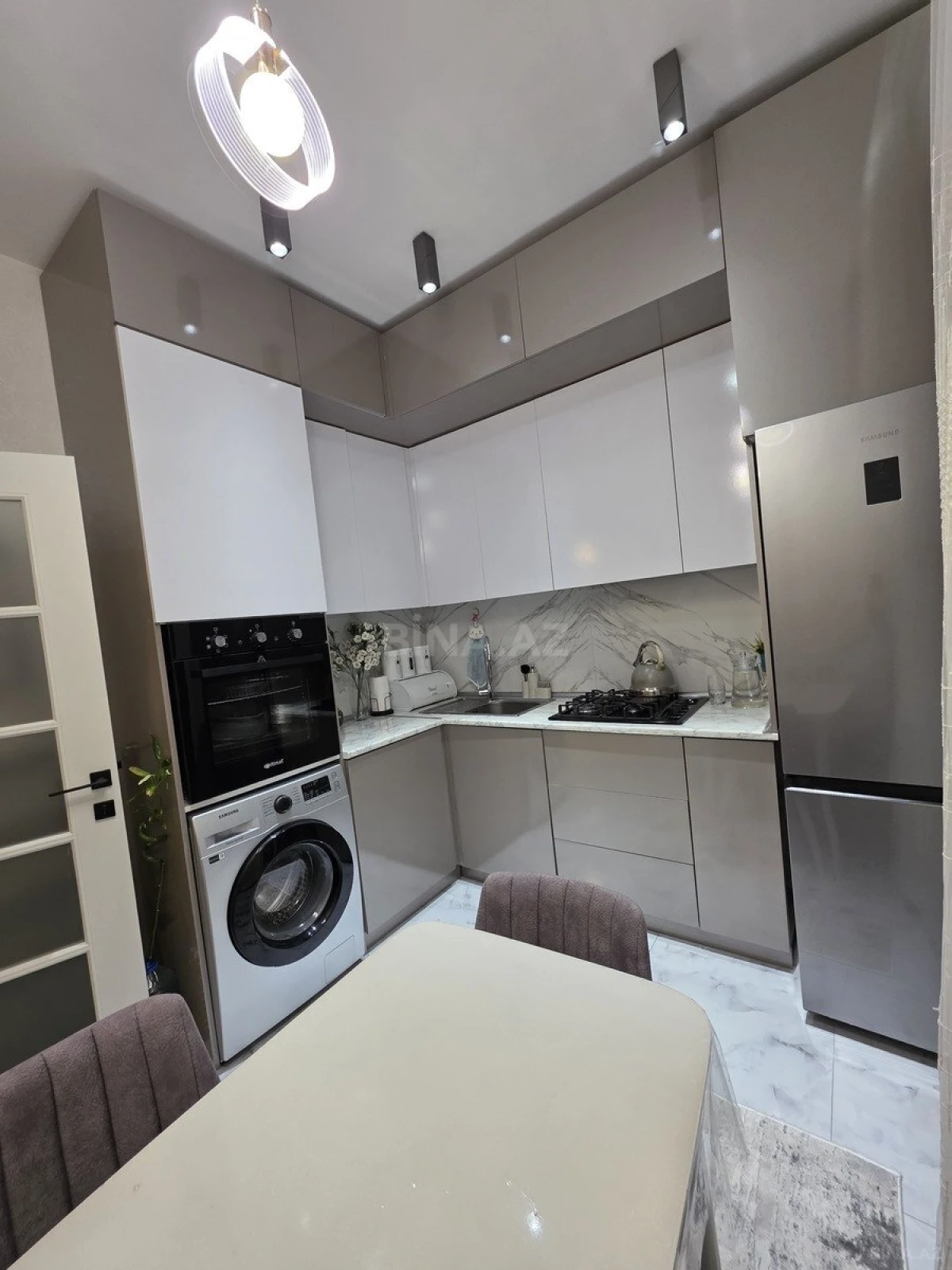Satılır 2 otaqlı mənzil 60 m²