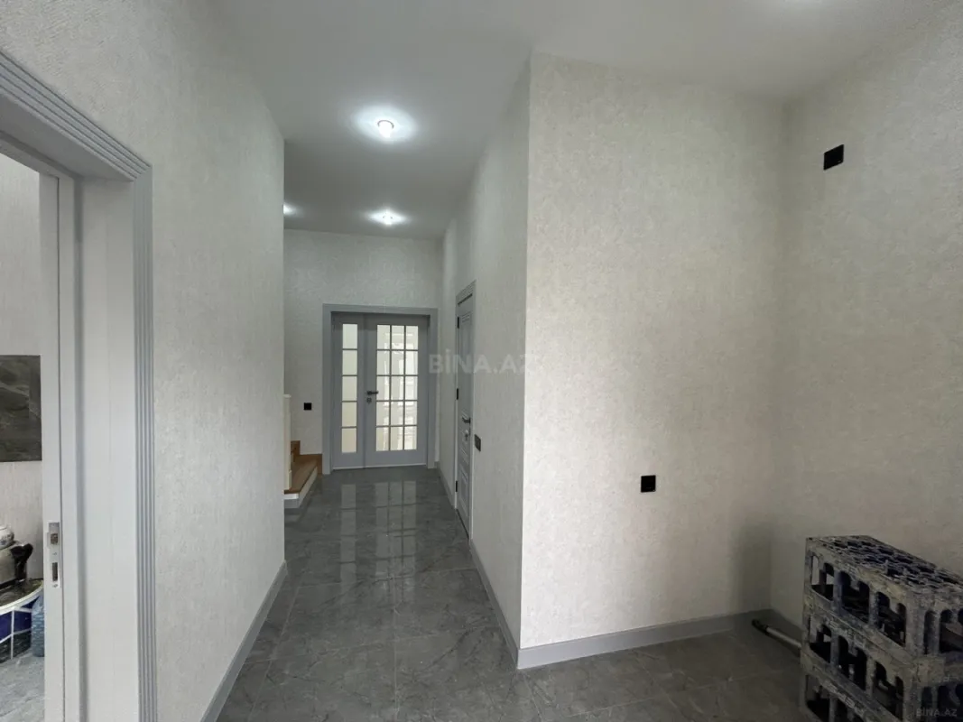 Satılır 5 otaqlı həyət evi 160 m²