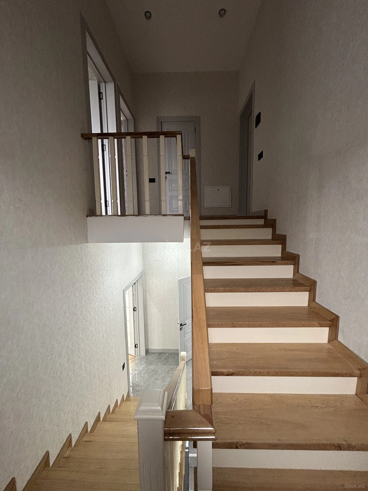 Satılır 5 otaqlı həyət evi 160 m²