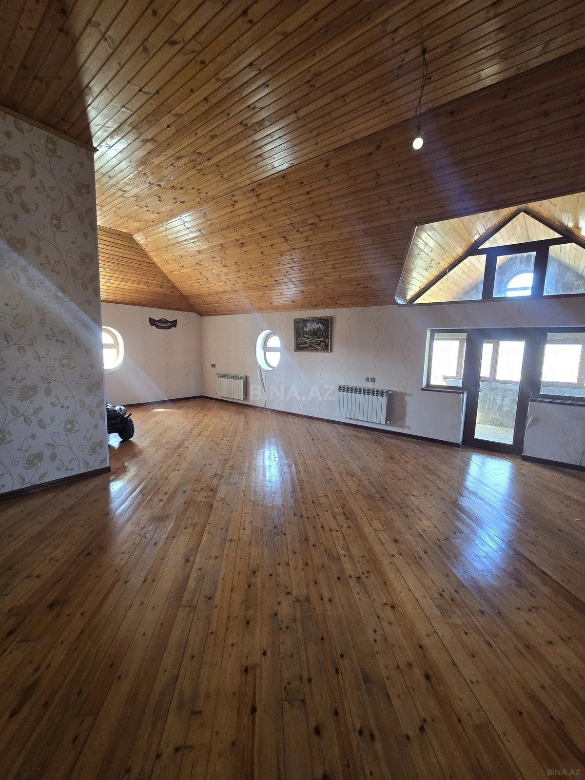 Satılır 9 otaqlı həyət evi 480 m²