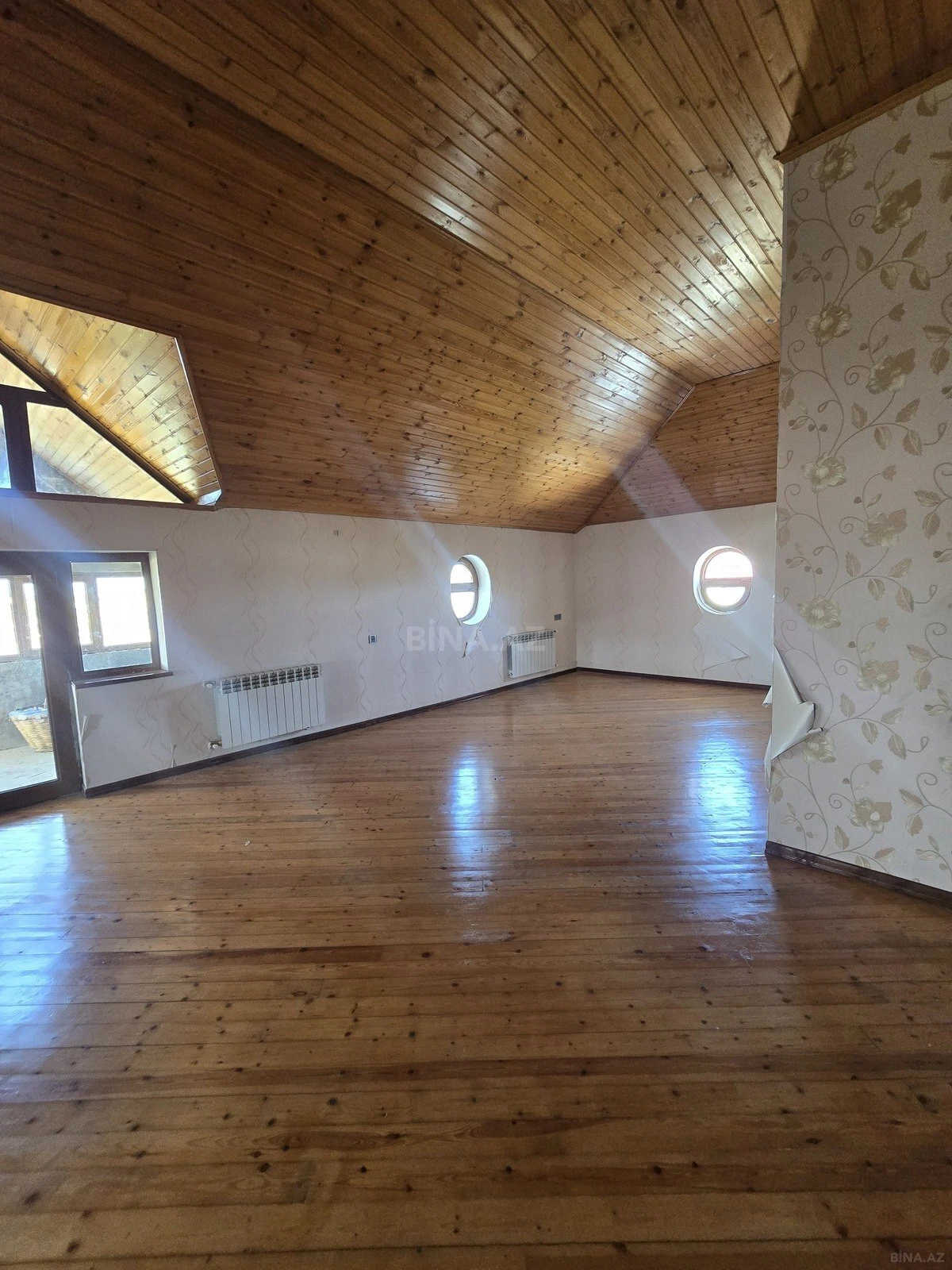 Satılır 9 otaqlı həyət evi 480 m²