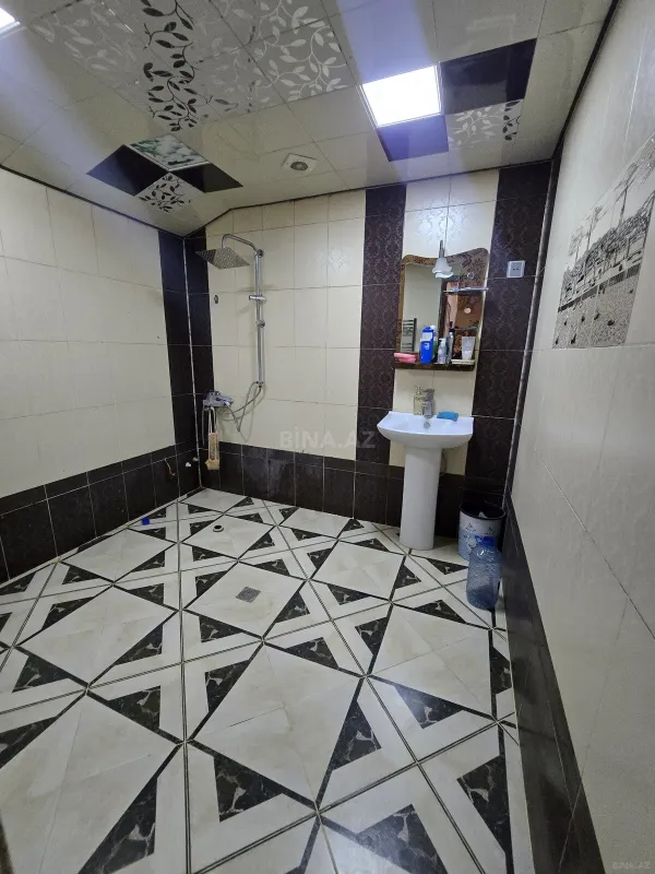 Satılır 9 otaqlı həyət evi 480 m²